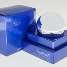Resilience Gesichtscreme 50 ml von Utsukusy Cosmetics - Faltenfüller mit starkem Lifting-Effekt, sorgt für ein strafferes Hautbild