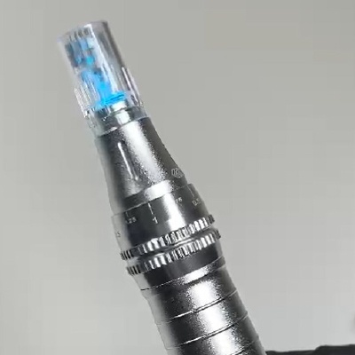 Dermapen mit hellblauem LED-Licht | Utsukusy